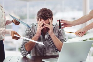 Línea Ética: ¡puede prevenir el estrés laboral!